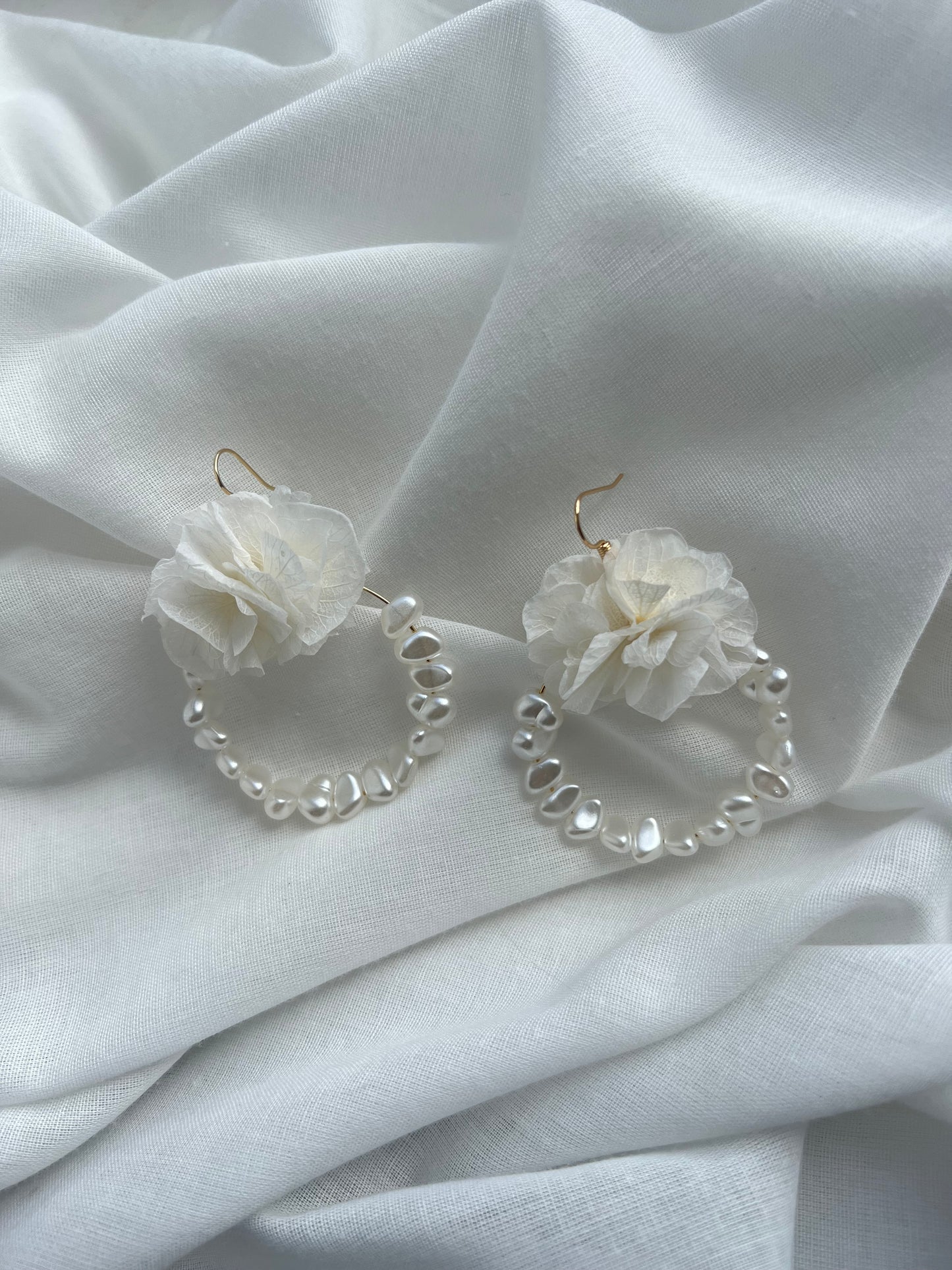 Pearl Earrings for Bride, Preserved Hydrangea Wedding Jewellery, Boho Bridal Shower Gift, Gold Plated Floral Earrings