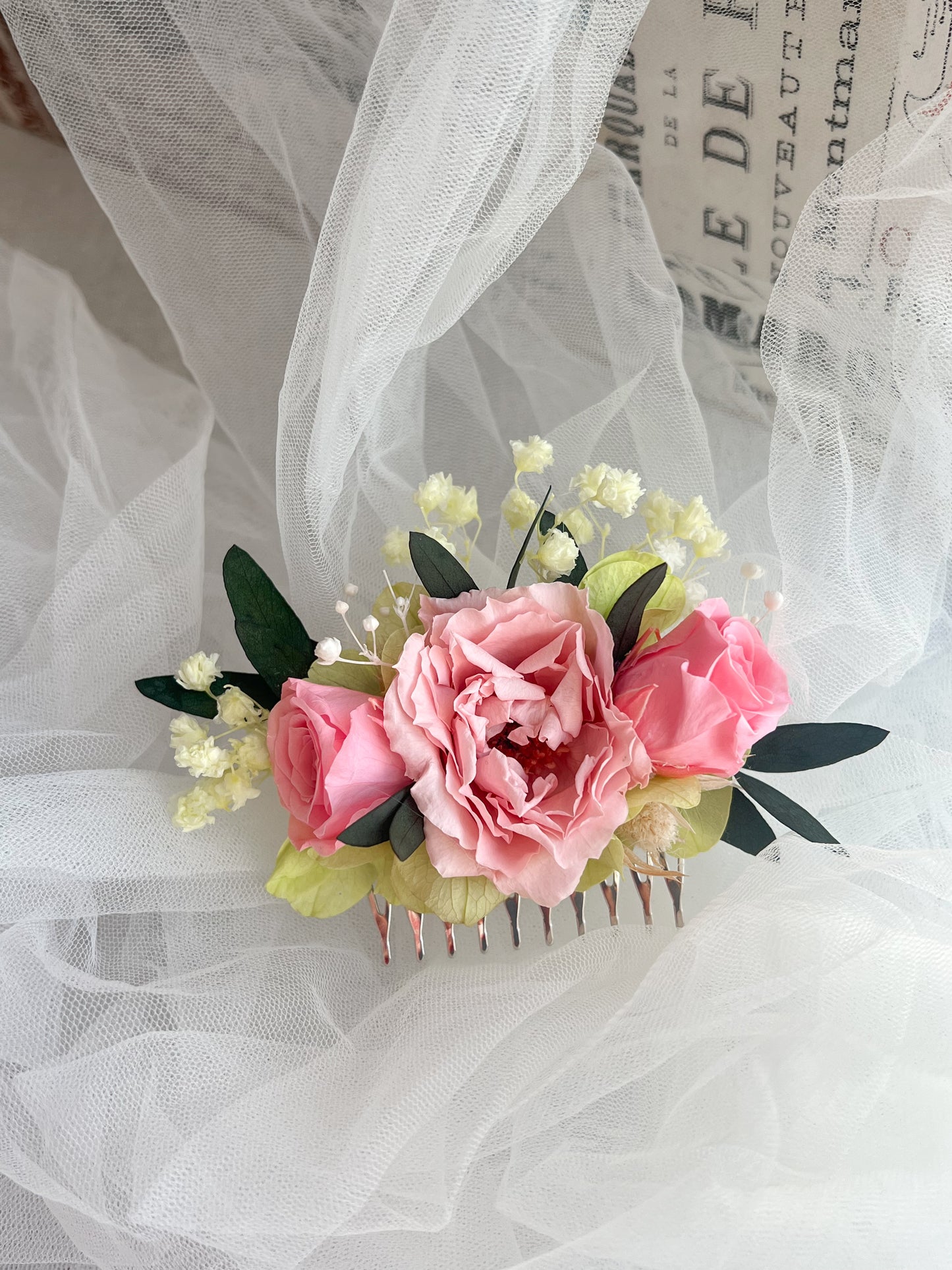 Bright Pink and Green Preserved Flower Hair Comb for Bride, Garden Wedding Floral Headpiece with French Roses and Eucalyptus
