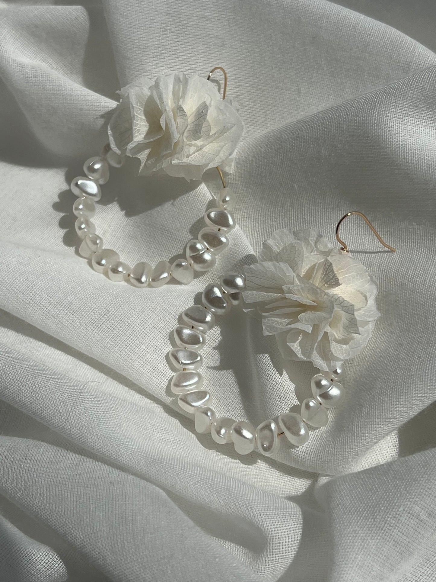 Pearl Earrings for Bride, Preserved Hydrangea Wedding Jewellery, Boho Bridal Shower Gift, Gold Plated Floral Earrings
