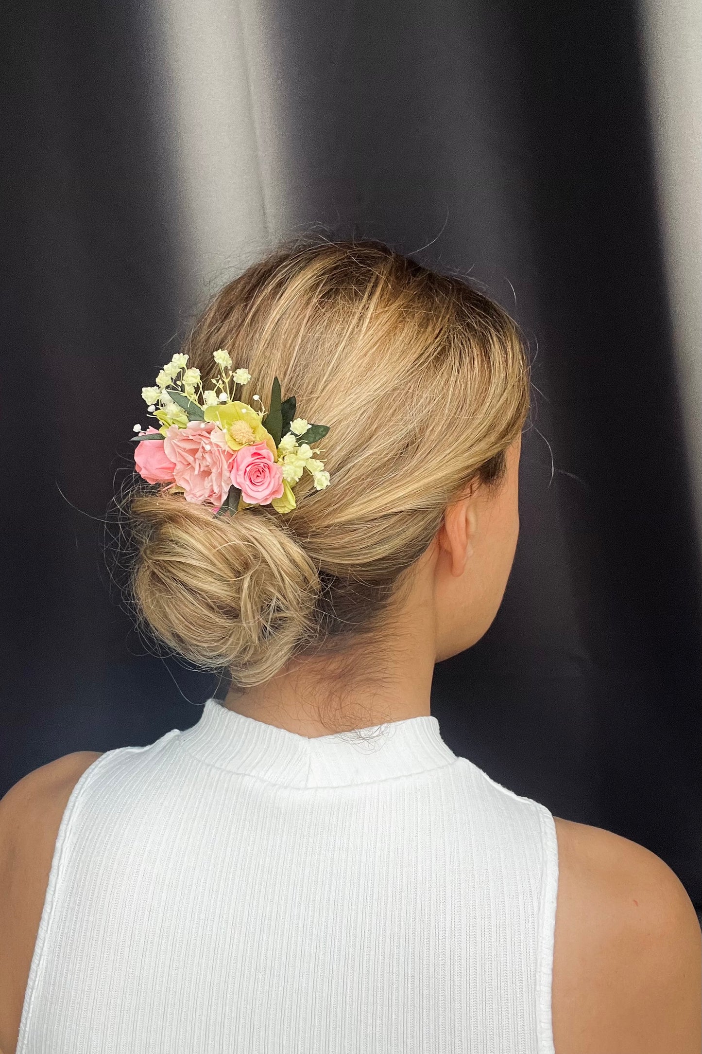 Bright Pink and Green Preserved Flower Hair Comb for Bride, Garden Wedding Floral Headpiece with French Roses and Eucalyptus