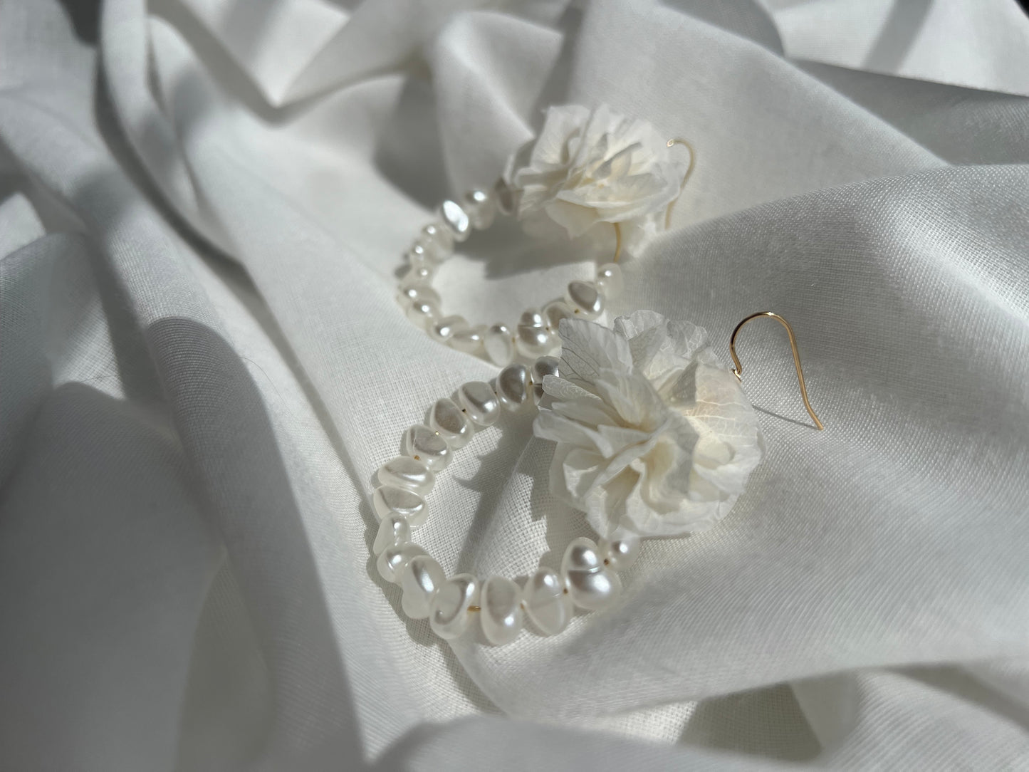Pearl Earrings for Bride, Preserved Hydrangea Wedding Jewellery, Boho Bridal Shower Gift, Gold Plated Floral Earrings