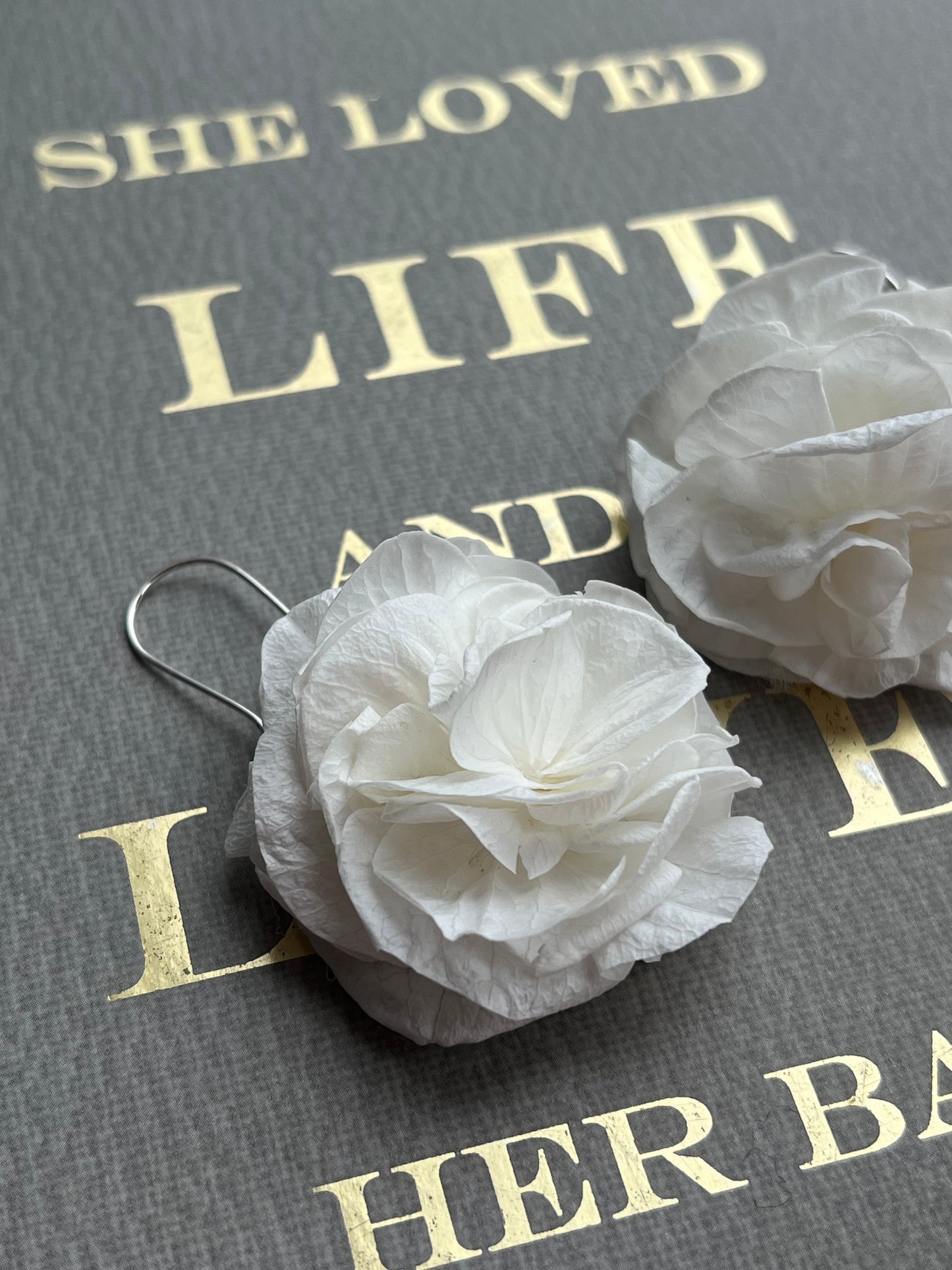 White floral earrings for brides with white preserved hydrangeas, silver plated bridal jewellery, Preserved flower earrings boho wedding