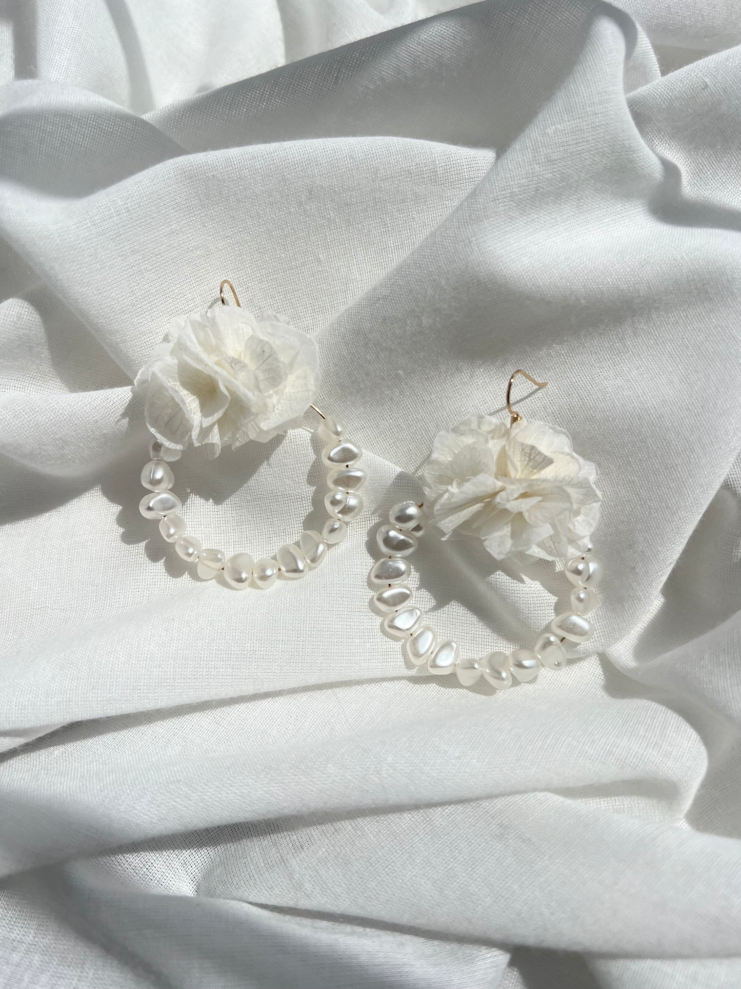 Pearl Earrings for Bride, Preserved Hydrangea Wedding Jewellery, Boho Bridal Shower Gift, Gold Plated Floral Earrings