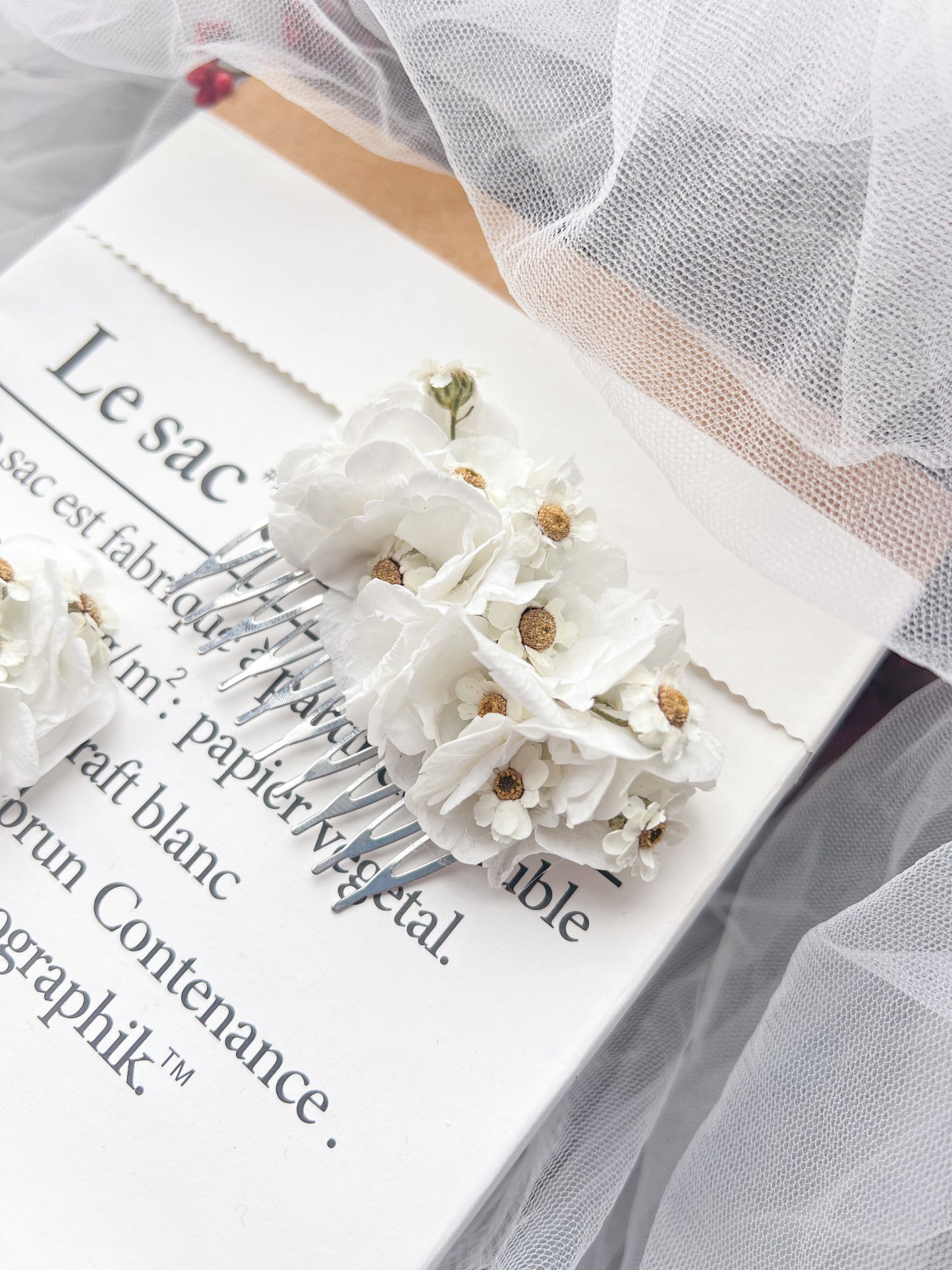 Dried Daisy Headpiece for Wedding with Preserved Hydrangeas
